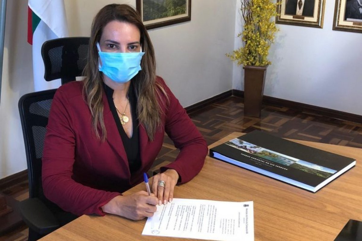 Após promessa de Rui, prefeita em exercício de Vitória da Conquista amplia lockdown