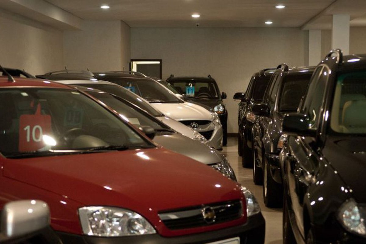 Venda de carros novos no Brasil tem queda de 14% nos primeiros meses de 2021