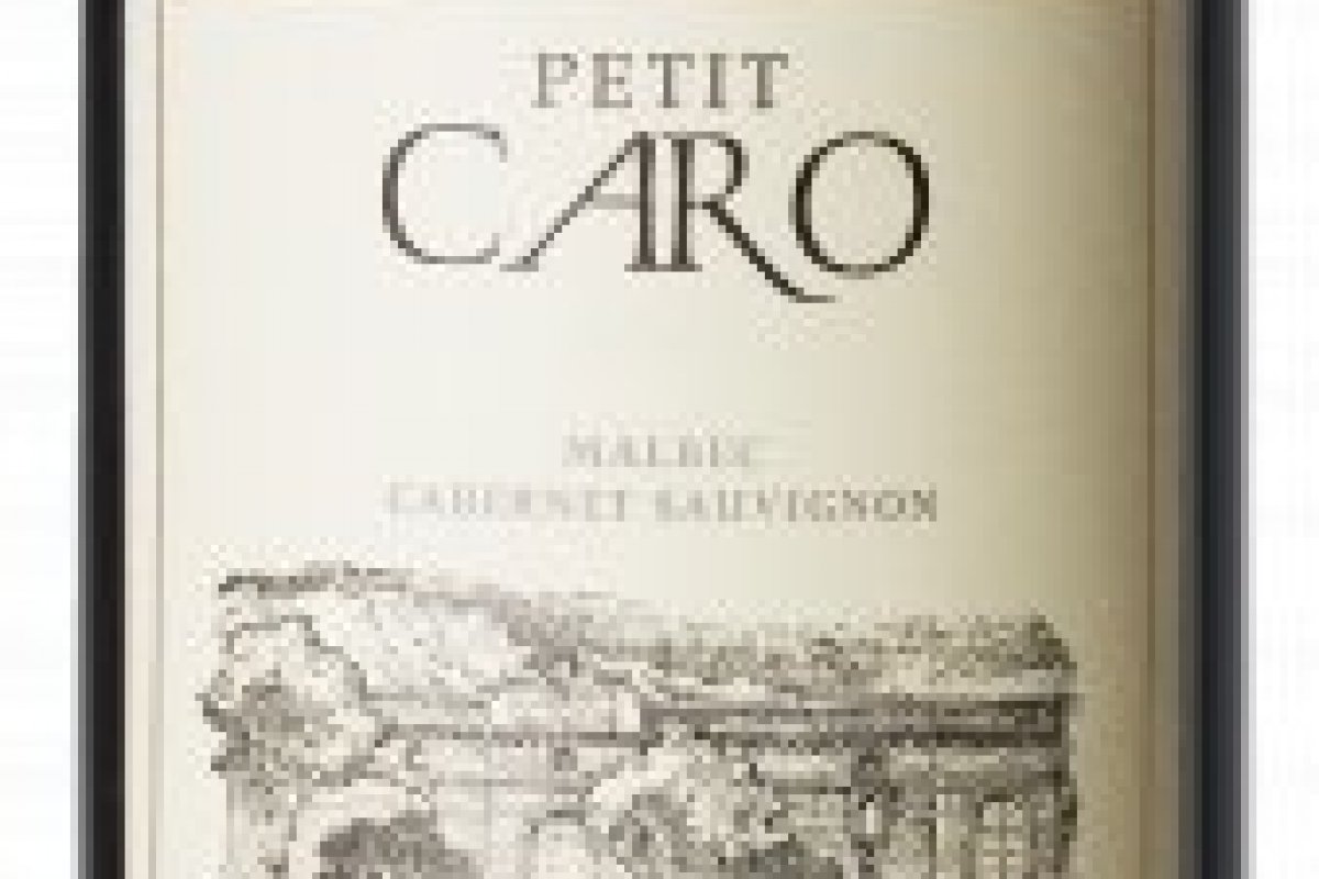 Chega ao Brasil o tinto Petit Caro, o cativante segundo vinho da Bodegas Caro, projeto argentino criado em 1999 