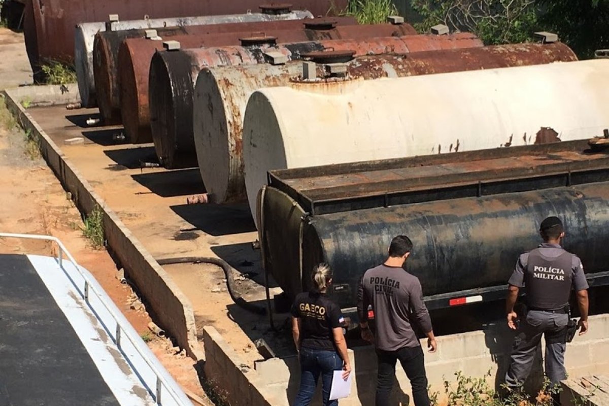 Ação da Polícia e MP prendem suspeitos de integrar quadrilha especializada em furto de petróleo no RJ