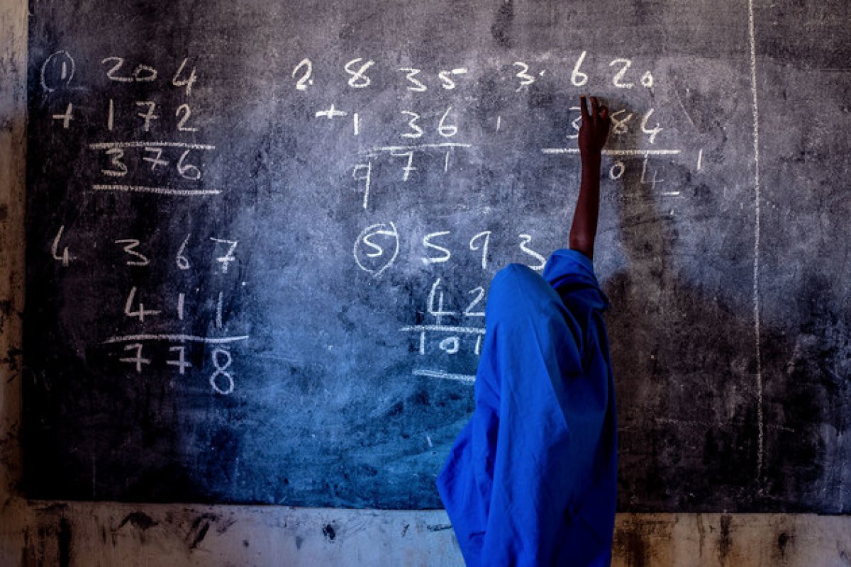 Quase 300 meninas são libertadas após sequestro em escola do noroeste da Nigéria