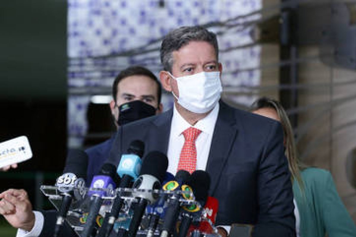 Mais de 20 governadores devem participar de almoço com Lira nesta terça-feira (2)