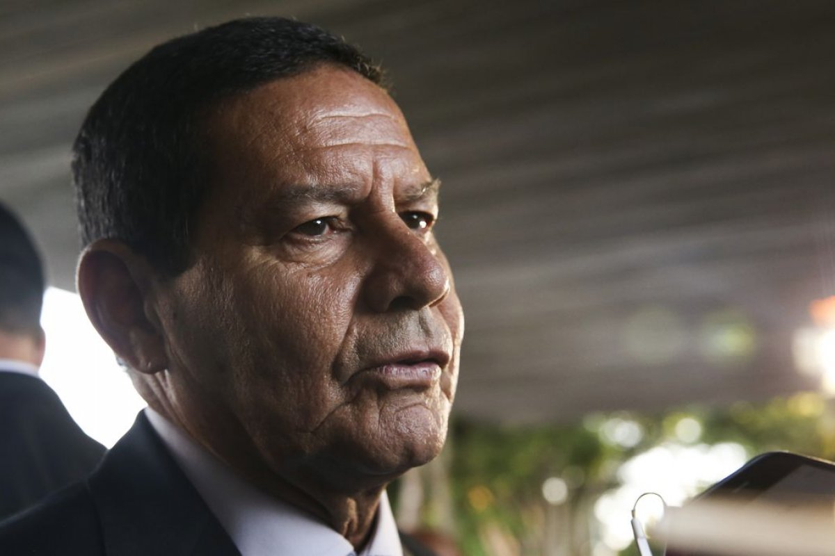'O Brasil é multidiferenciado', diz Mourão ao acreditar que lockdown não deve funcionar no país