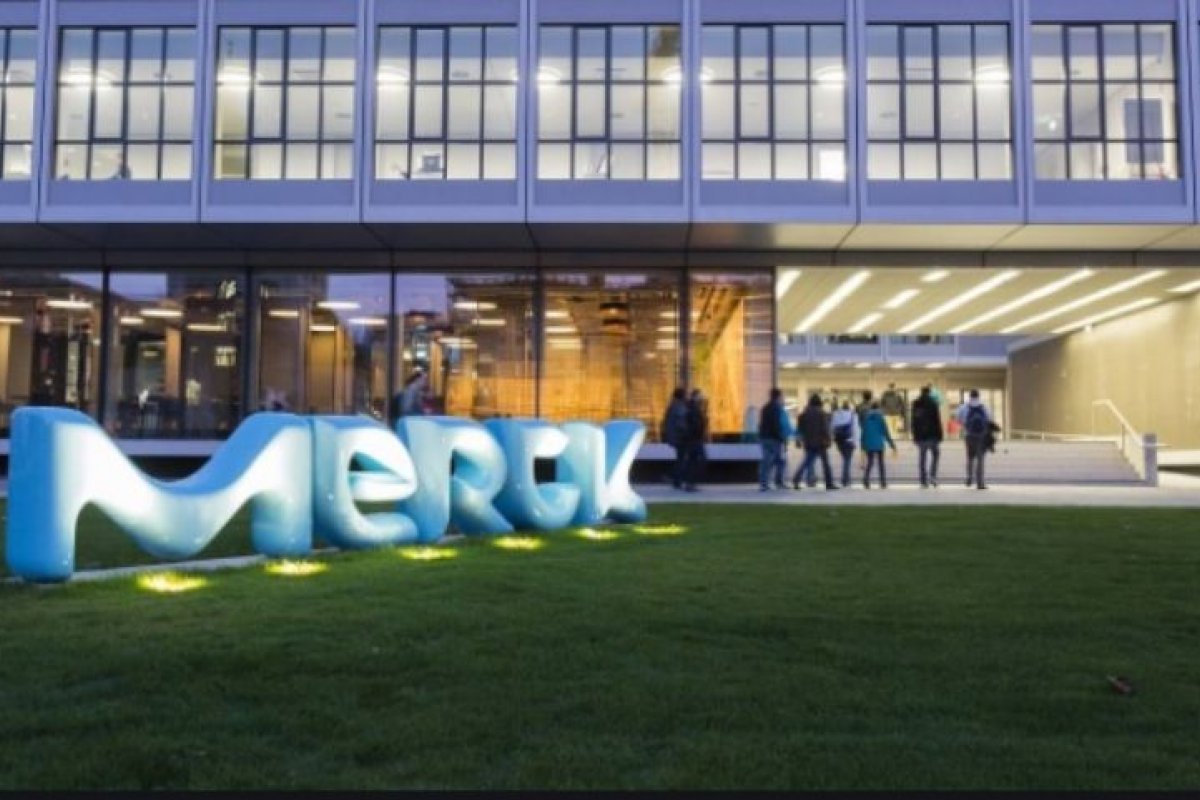 Rival da Johnson & Johnson, farmacêutica Mereck ajudará na produção de vacinas contra Covid-19