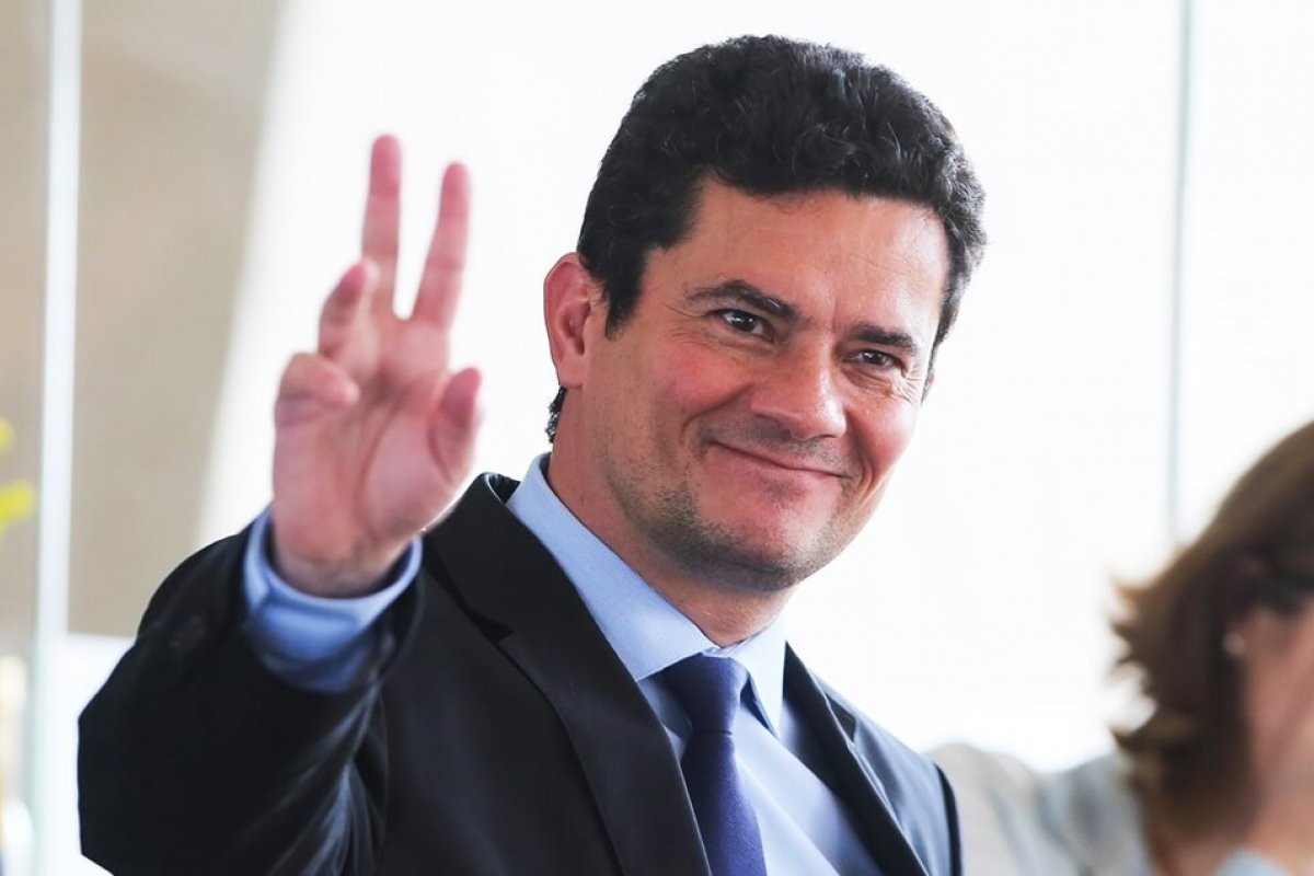 Moro diz que "hipóteses fantasiosas" foram criadas a partir de mensagens hackeadas da Lava Jato