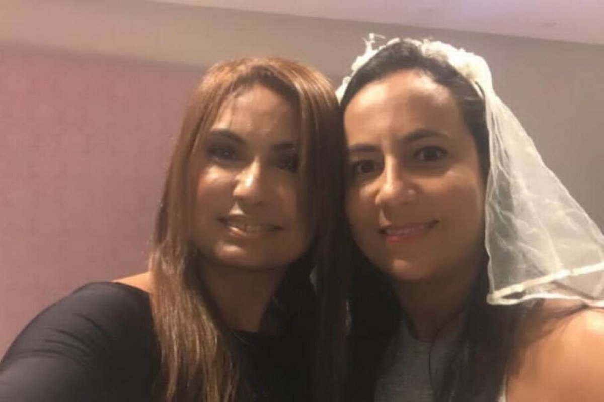 Promotora encarregada de investigar Flávio Bolsonaro é madrinha de casamento da advogada do senador