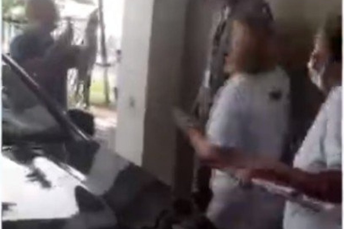 Ameaça e agressão à profissionais de saúde em pontos de vacinação da Covid-19 são investigados pela polícia, em Salvador 