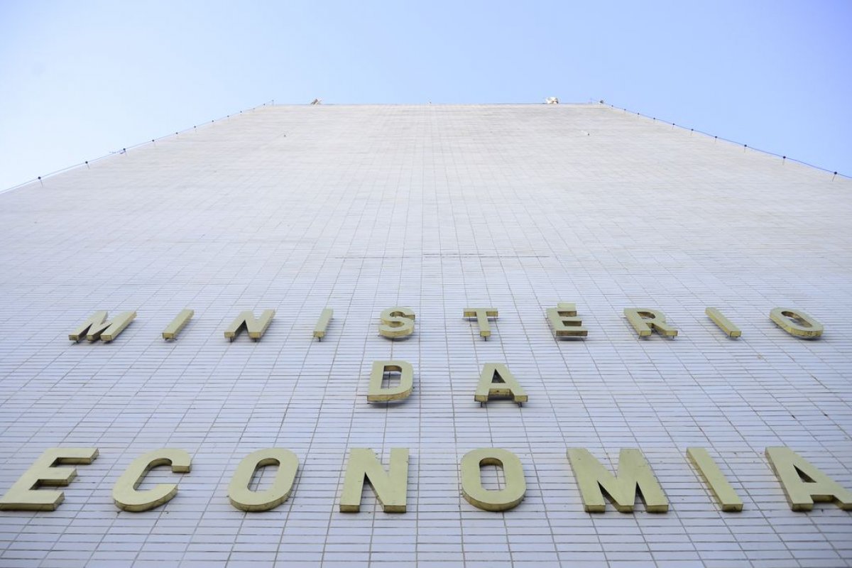 Crise de 2020 faz com que Brasil saia do grupo das dez maiores economias do mundo