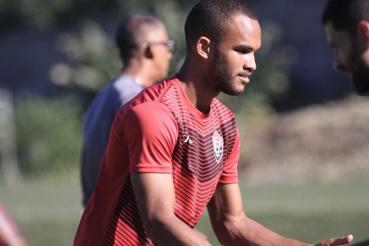 Presidente do Santa Cruz confirma dívida de R$ 700 mil do Vitória