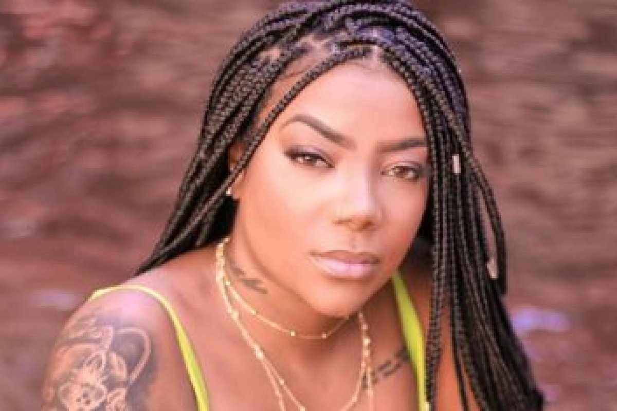 Triste! Ex-presidiário, pai de Ludmilla exige dinheiro da cantora