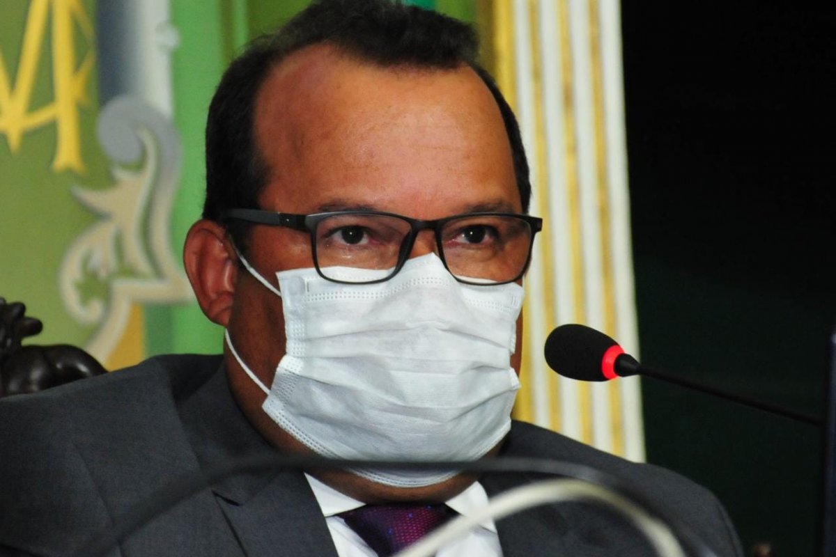 "Expediente presencial na Câmara de Salvador está suspenso até domingo", informa Geraldo Júnior