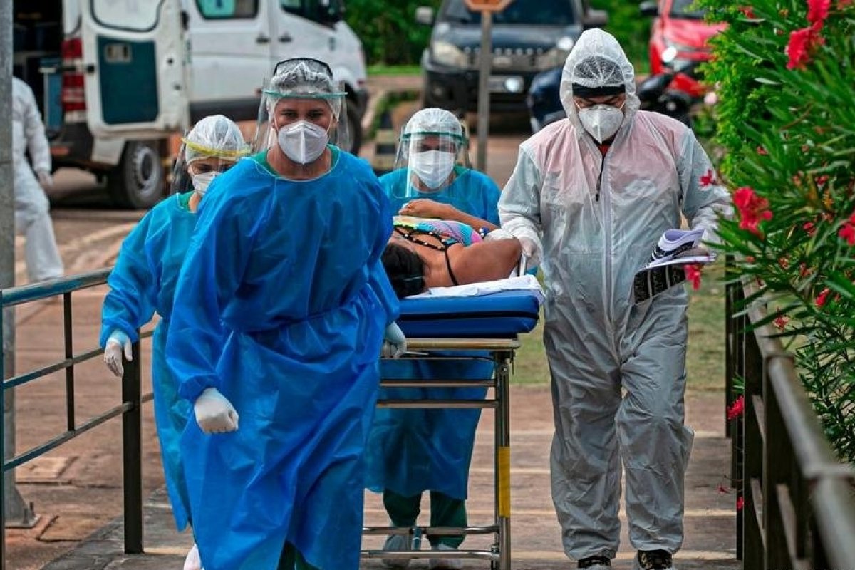 Avanço da covid-19 no Brasil ganha repercussão internacional e cientistas alertam "ameaça global"