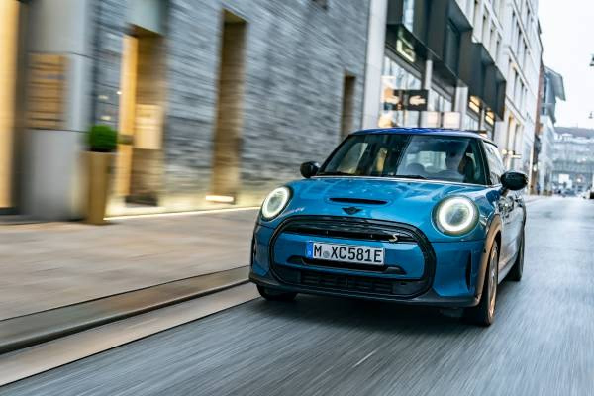Novo Mini Cooper elétrico entra em pré venda no país