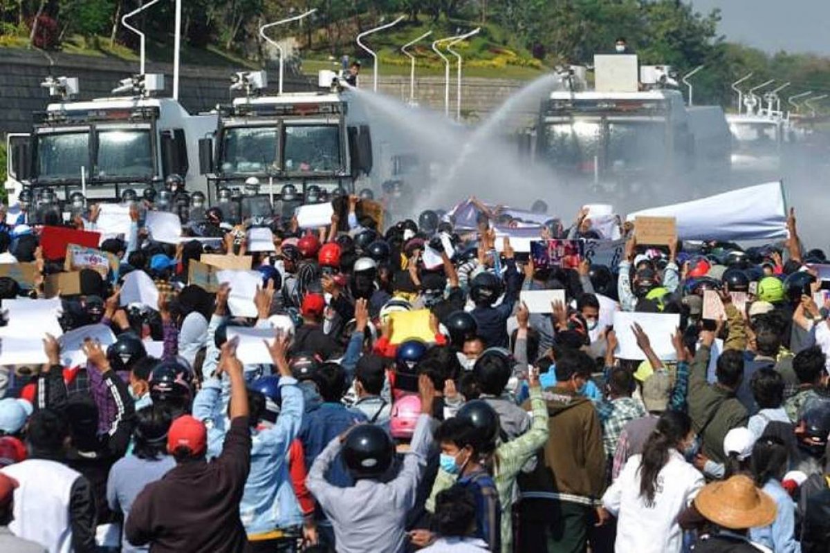 Manifestantes voltam às ruas em Mianmar após mortes durante protestos contra golpe de estado