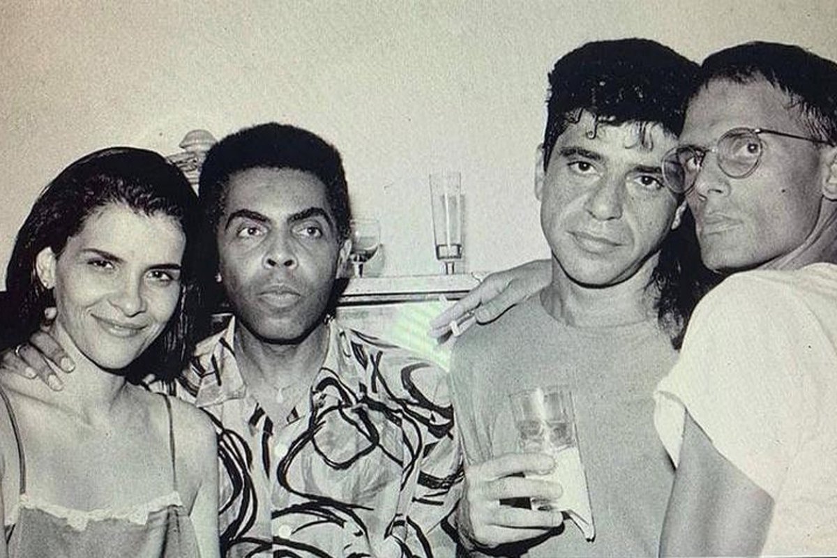 Marina Lima posta foto ao lado de Gilberto Gil, Lulu Santos e Cazuza
