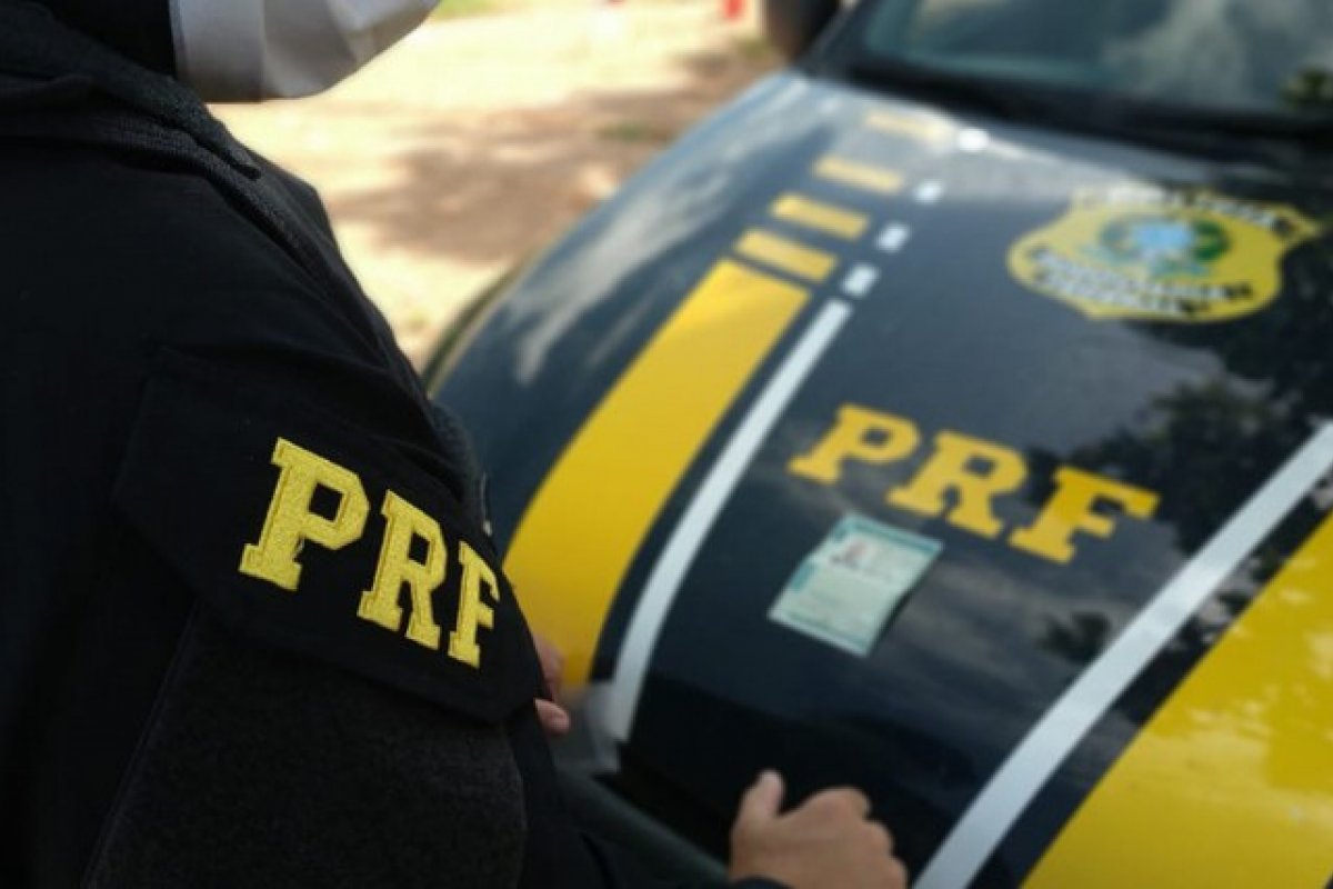 PRF prende dois homens em Itaberaba com documento falso