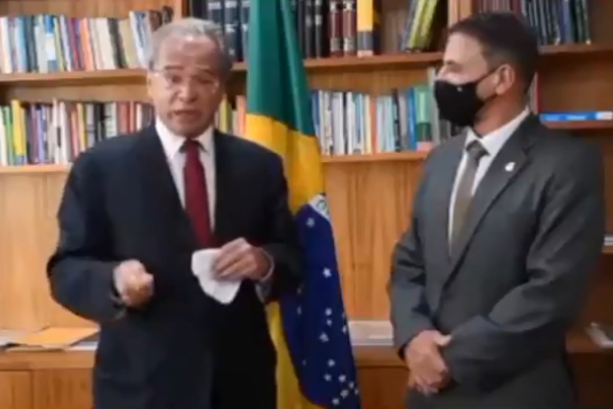 Vídeo: "Sem saúde, não há economia", diz Paulo Guedes