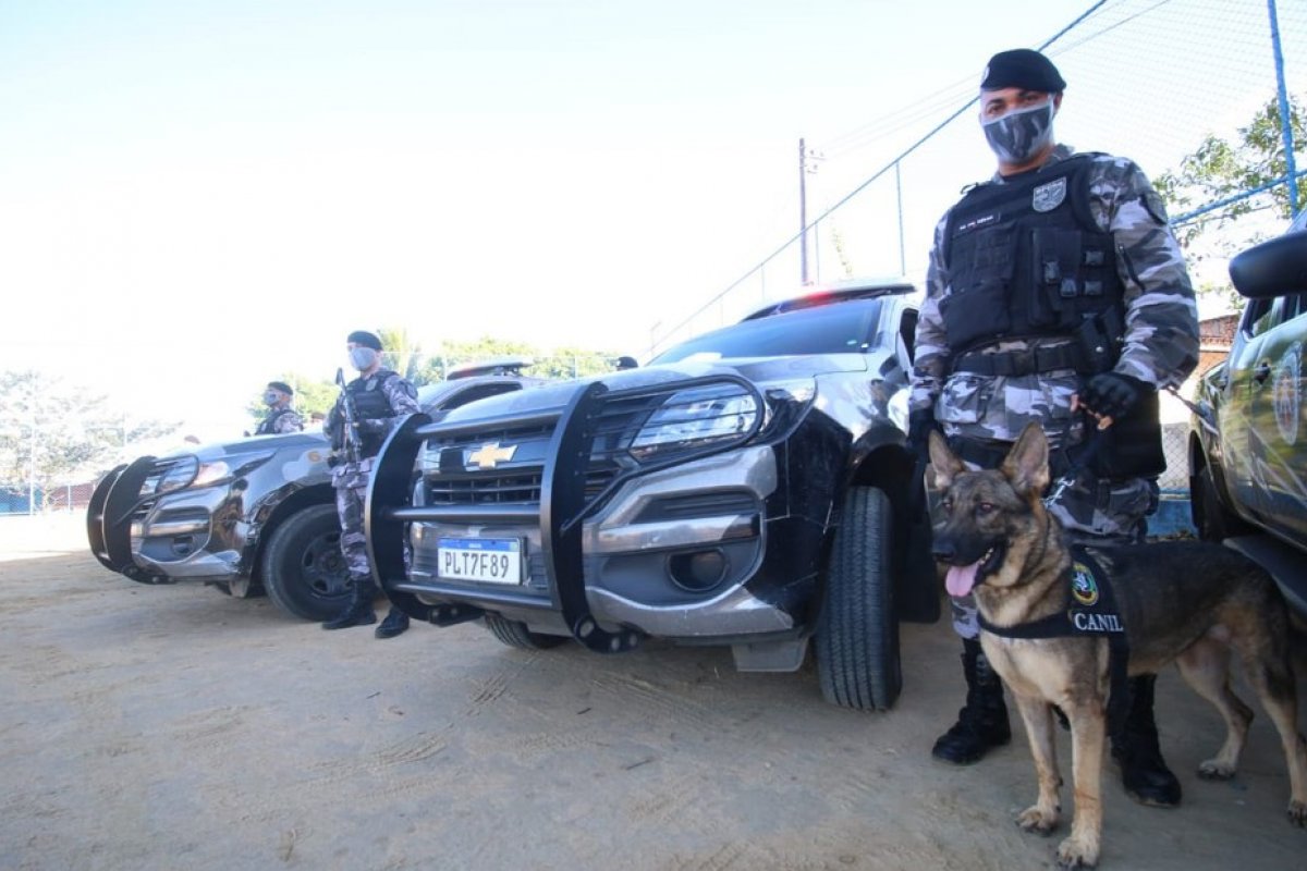 Polícia Militar deflagra operação de reforço da segurança no bairro de Valéria, em Salvador