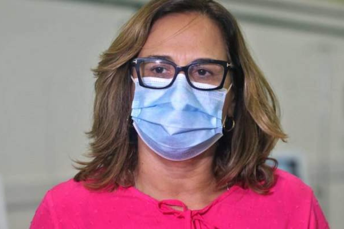 Subsecretária da Saúde diz que governo busca médicos formados fora do país