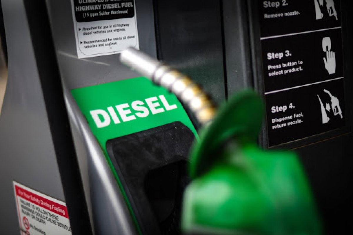 Nos primeiro dia após isenção, levantamento indica que diesel tem alta nas bombas