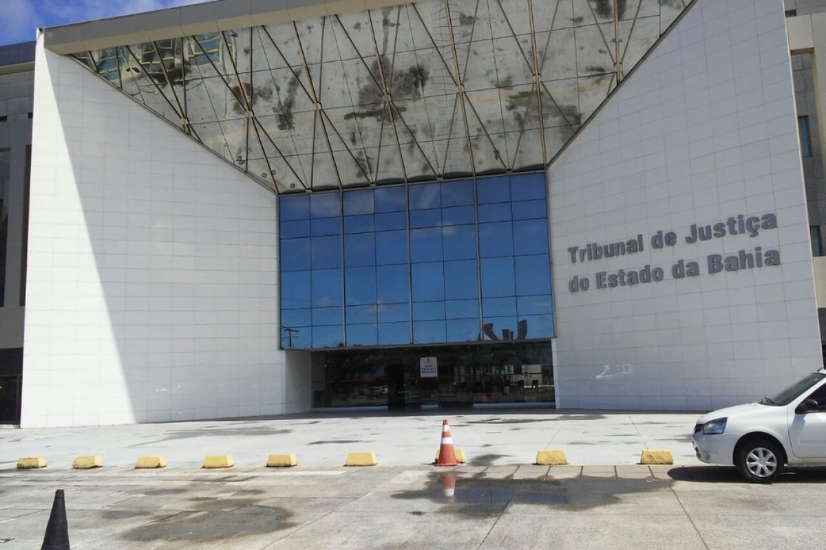 TJ-BA suspende sessão plenária de eleição de novos desembargadores