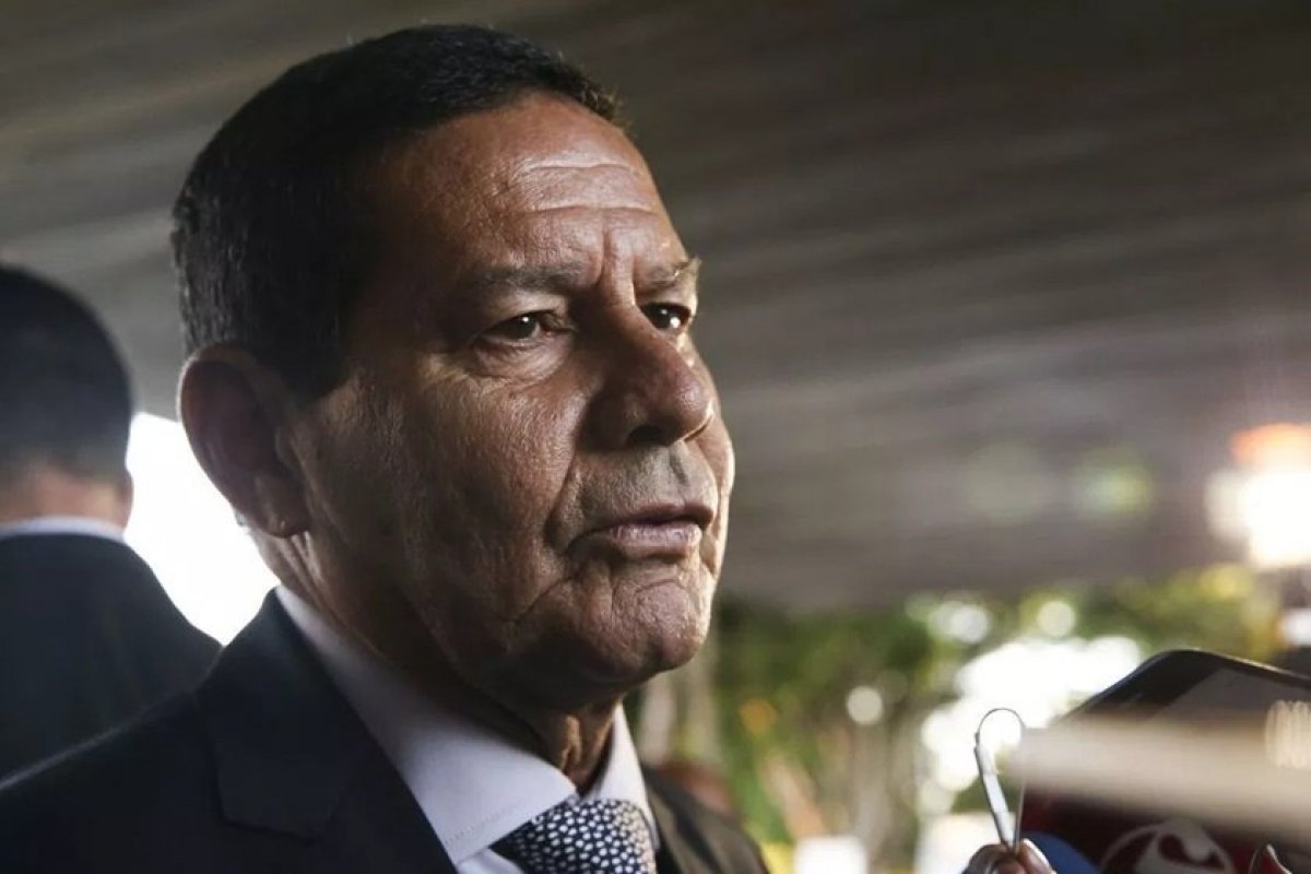 "Cada gestor tem a avaliação da situação em sua região e deve tomar as medidas necessárias", diz Mourão