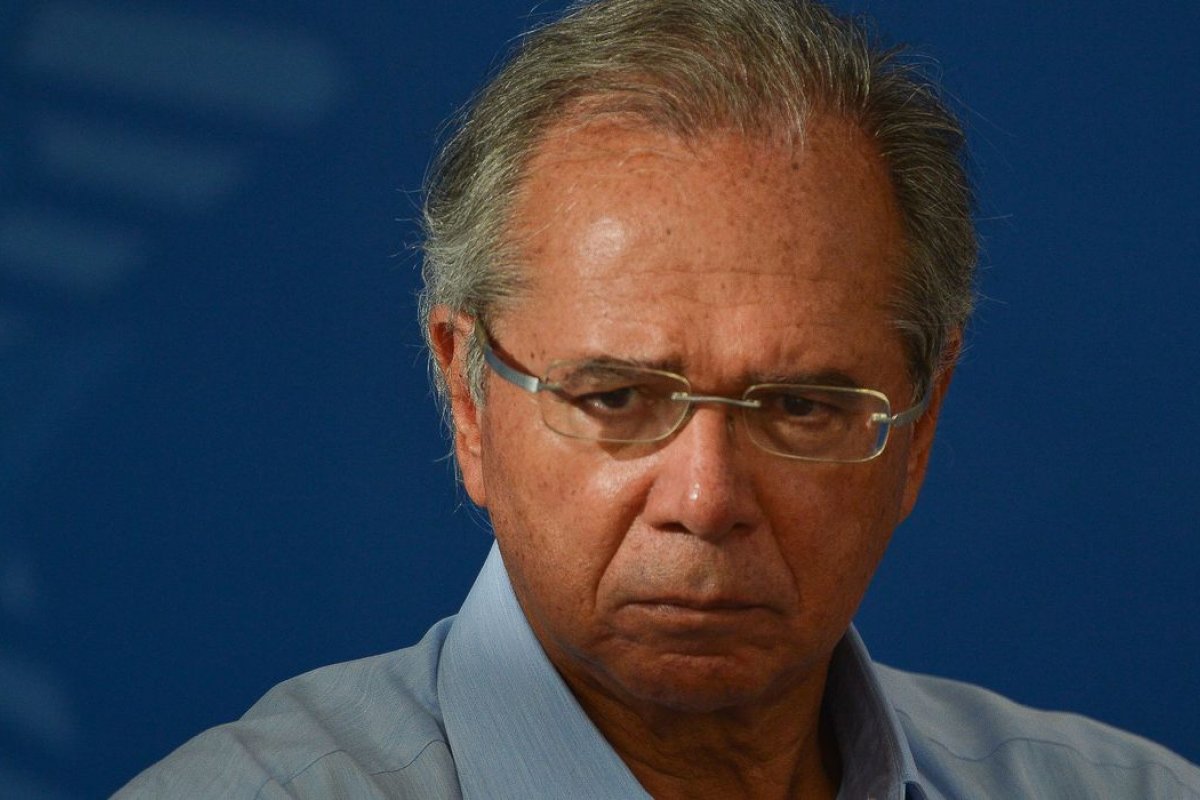 Em nota, governo informa que Guedes é alvo de fraude em aplicativos de mensagens