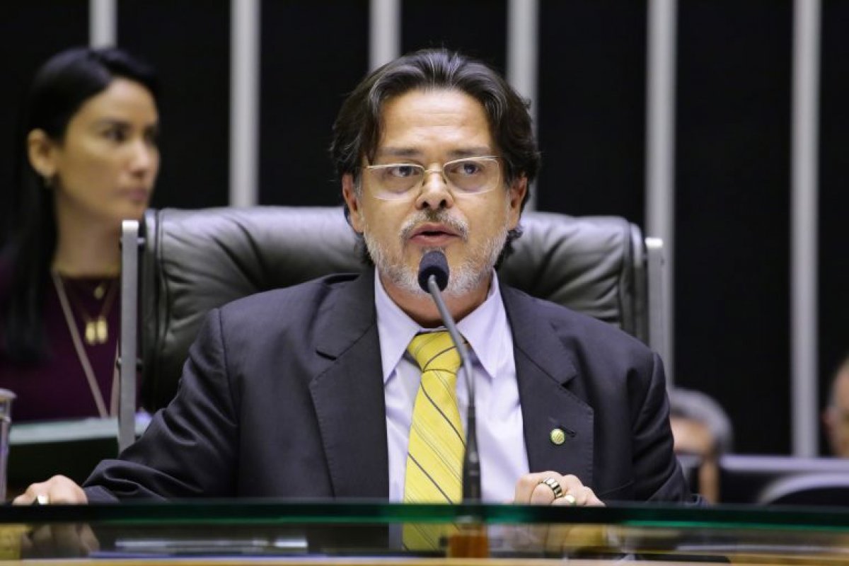 Comissão de Educação aprova incentivo para bolsas a alunos com deficiência