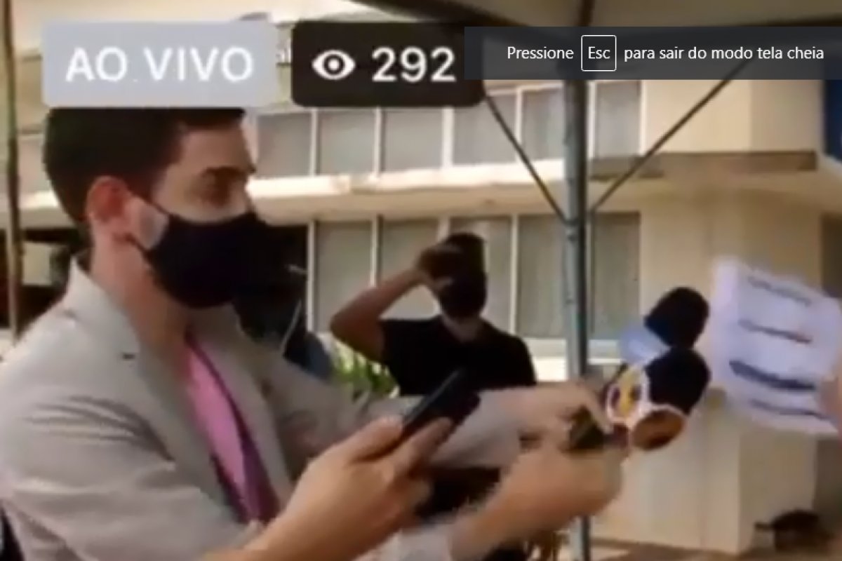 Vídeo: prefeito mineiro perde a paciência com lojistas em protesto por fechamento do comércio