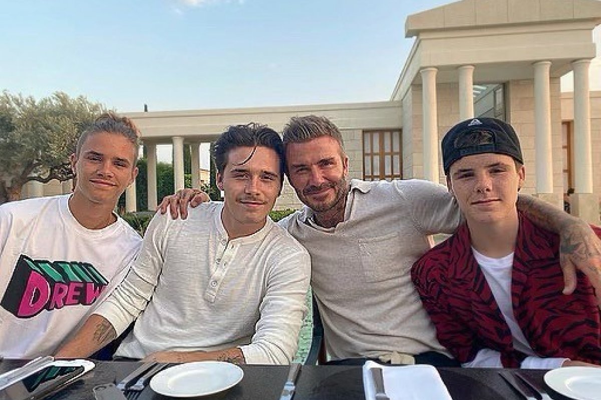 David Beckham posa com os filhos e agita a web