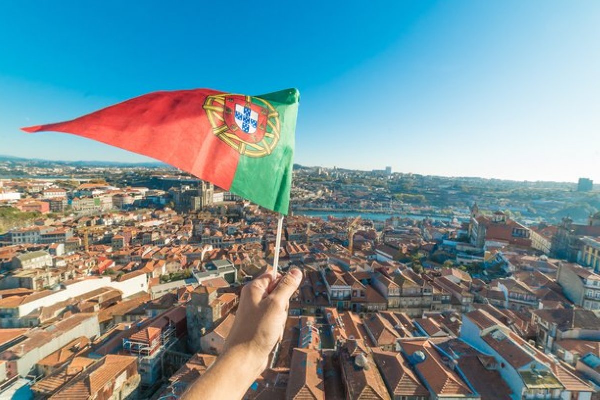 Governo português esperar reabrir fronteiras e retomar turismo em maio