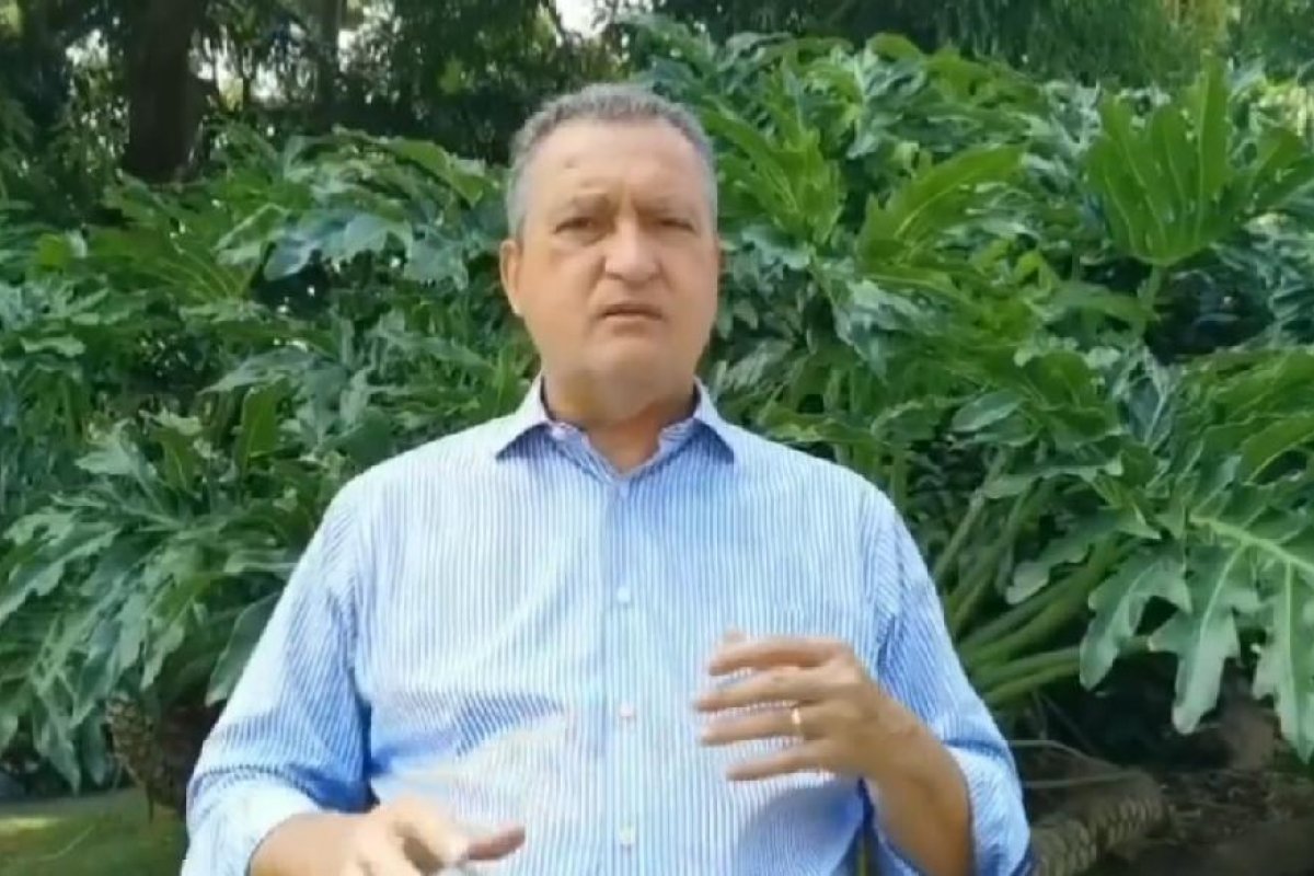 Contrato para compra da vacina Sputnik V 'já está pronto', afirma Rui Costa