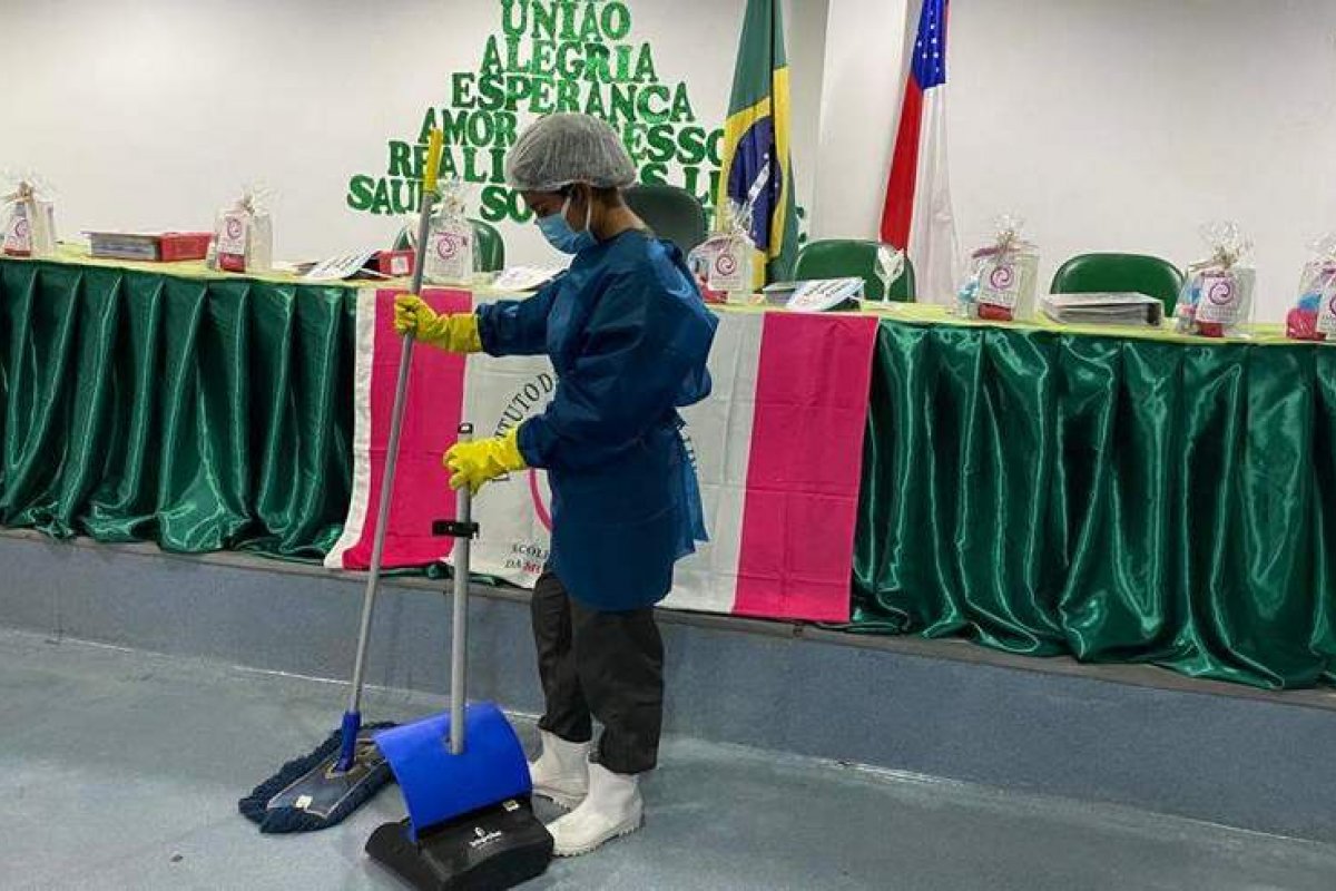 Mulheres relatam jornadas diárias entre trabalho e casa durante pandemia