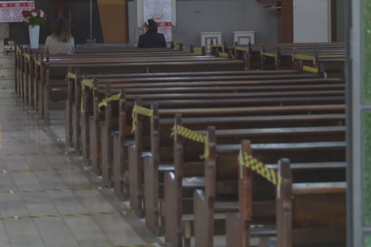 Ministério Público de SP estuda medidas para tentar retirar as igrejas entre serviços essenciais