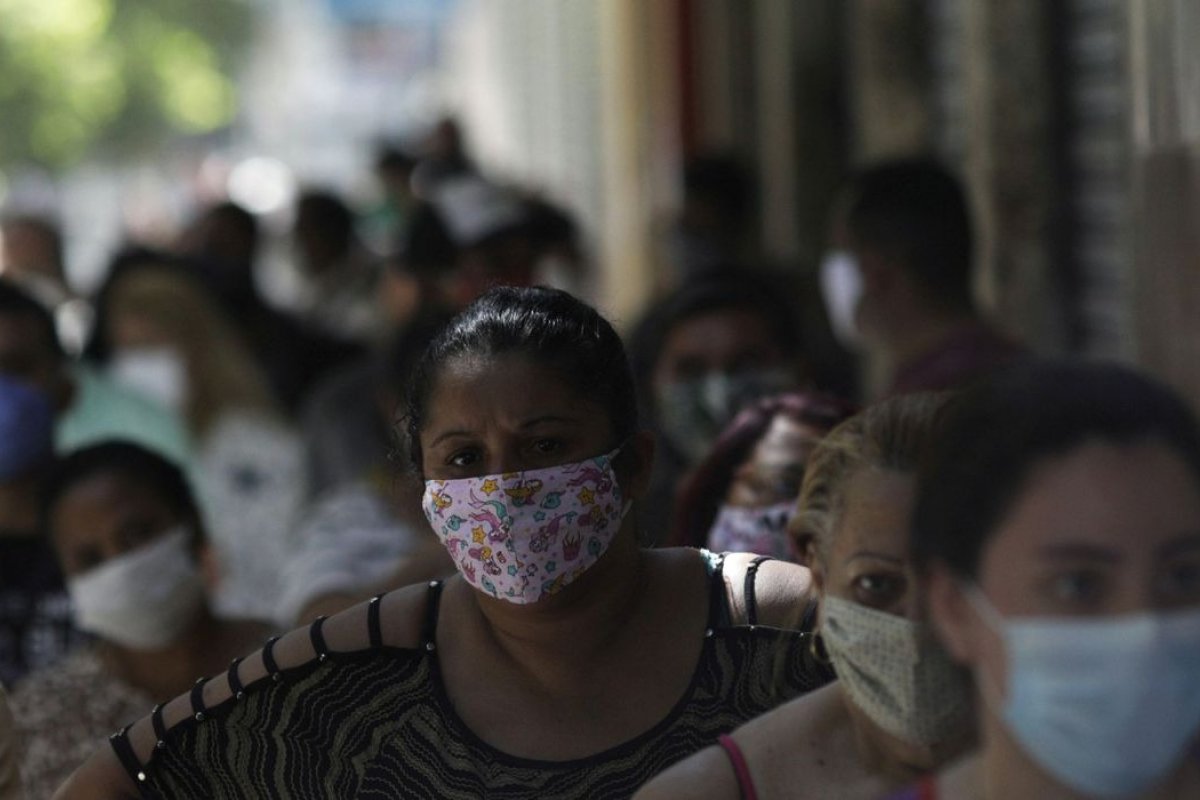 Plano paralelo à gestão da pandemia