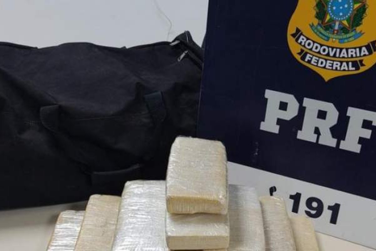 Pasta base de cocaína é apreendida pela PRF em Vitória da Conquista, na Bahia