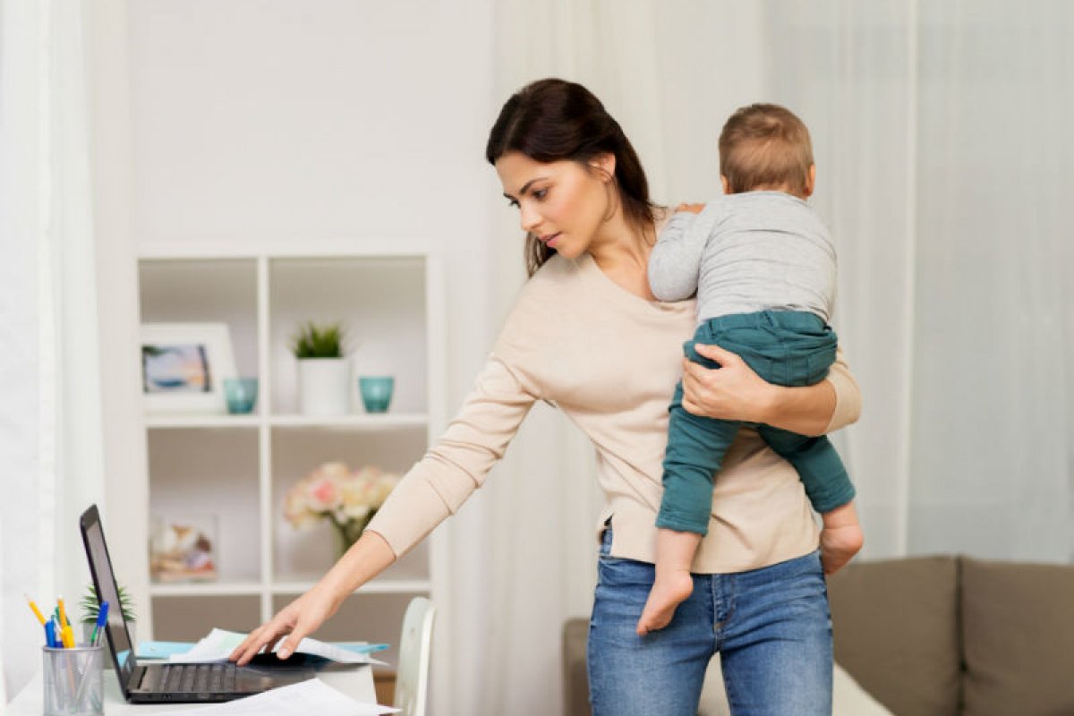 Levantamento aponta que mulheres ganham menos que homens em todos os estados