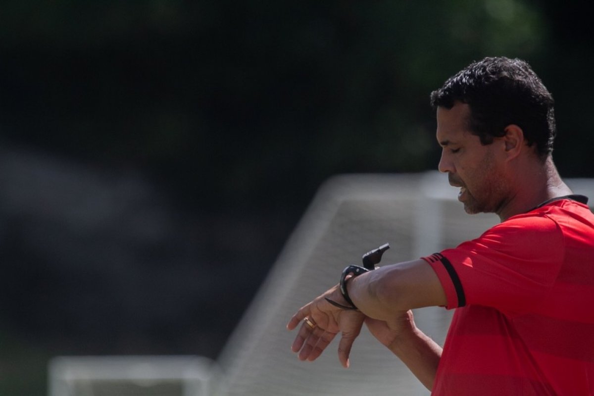 Vitória se prepara para enfrentar o Águia Negra sem Guilherme Rend e Fernando Neto