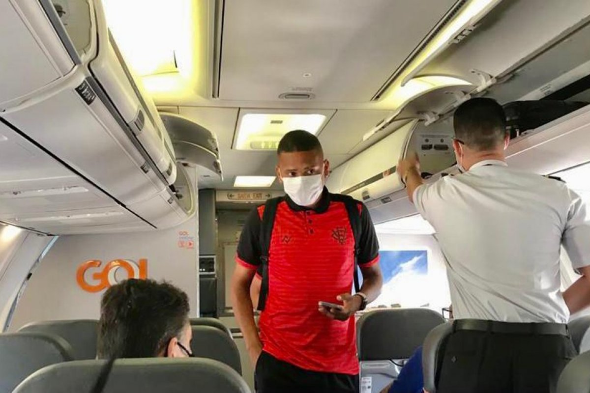 Em negociação com o Bahia, Guilherme Rend não joga pelo Vitória na Copa do Brasil