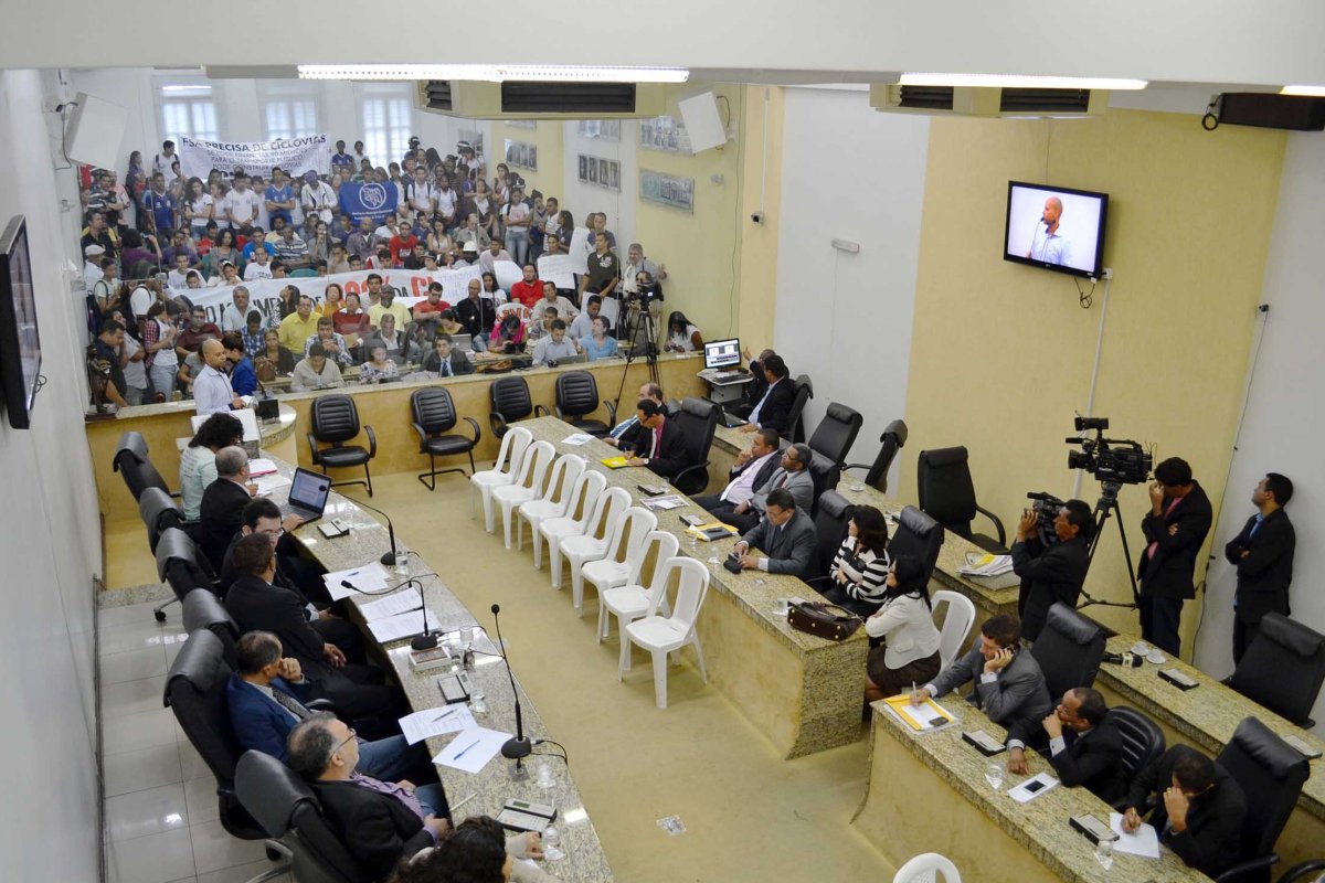 Câmara de Feira de Santana retoma sessões após casos de Covid-19