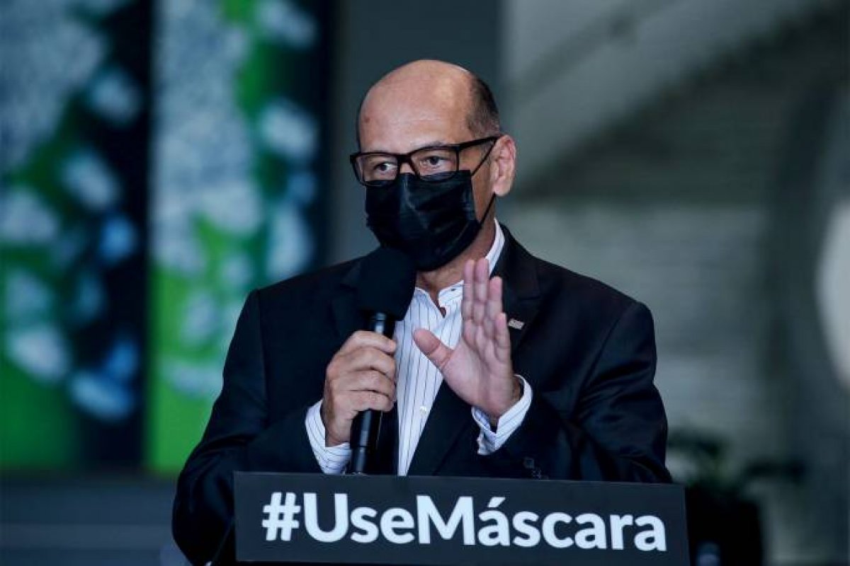 Dimas Covas diz que 'vacinação contra a covid-19 deve ser feita de forma anual'