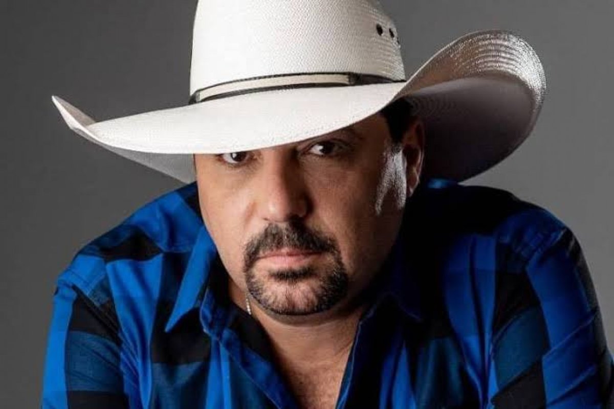 Com Covid-19,  Edson, da dupla com Hudson, tem piora clínica e é levado para UTI