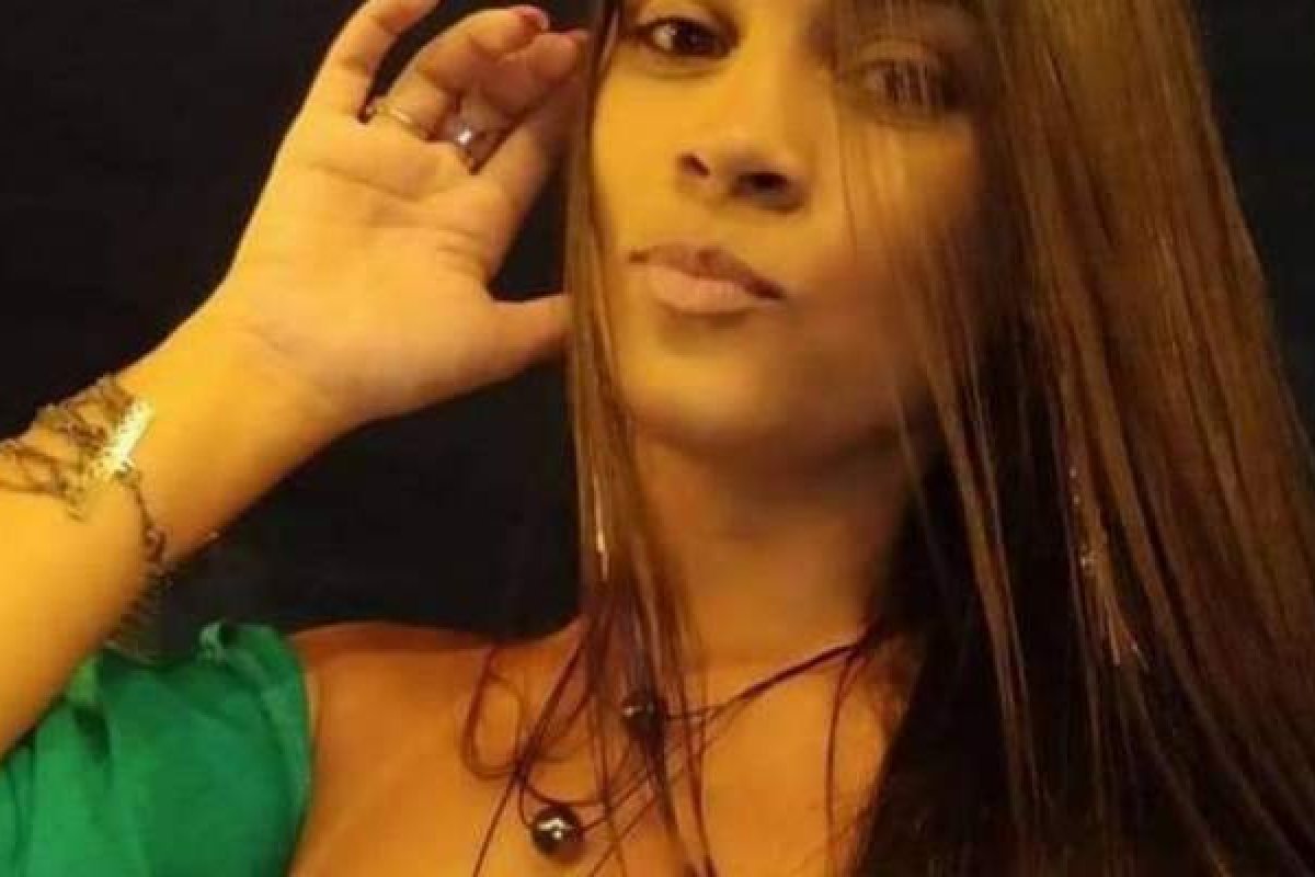 Homem mata companheira a facadas e fica abraçado ao corpo até a chegada da polícia