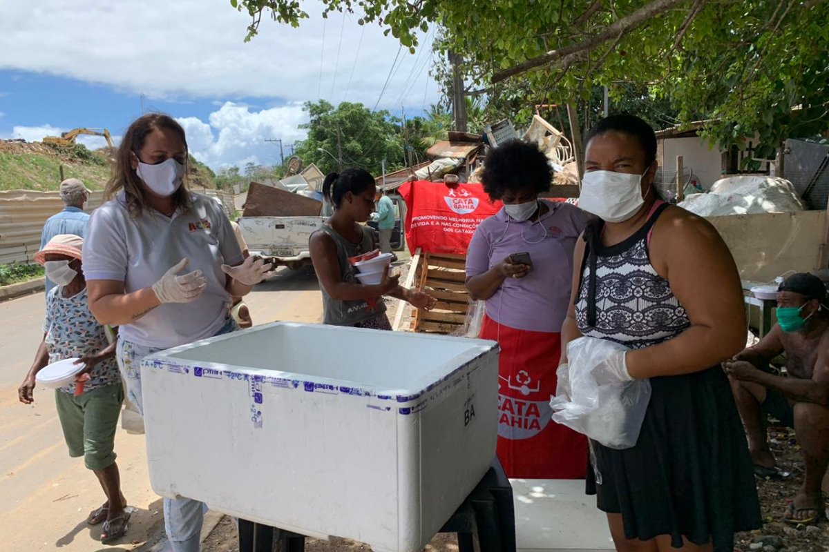 ACEB distribui refeições prontas a famílias carentes de Salvador e região metropolitana
