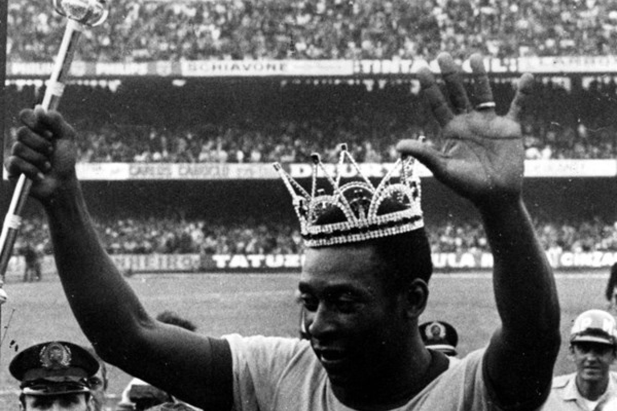 Deputados do RJ aprovam mudança do nome do Maracanã para Rei Pelé