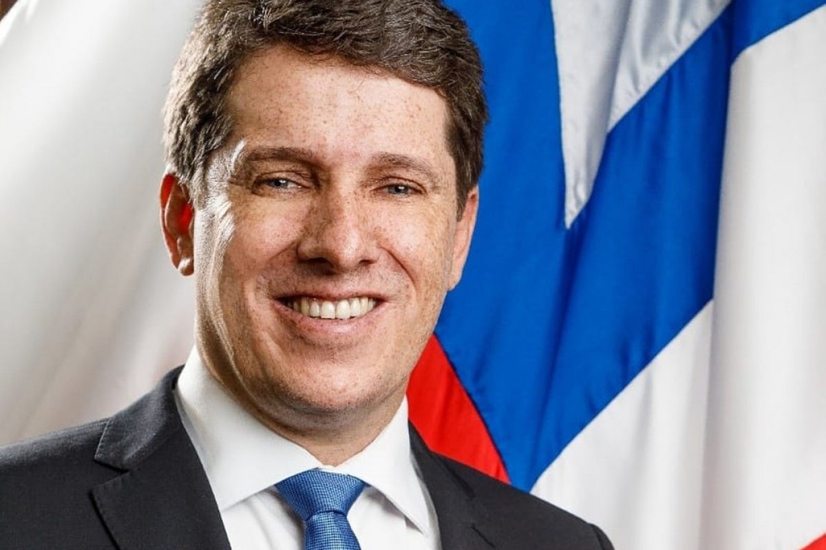 Prefeito de Jequié toma posse da presidência da União dos Municípios da Bahia