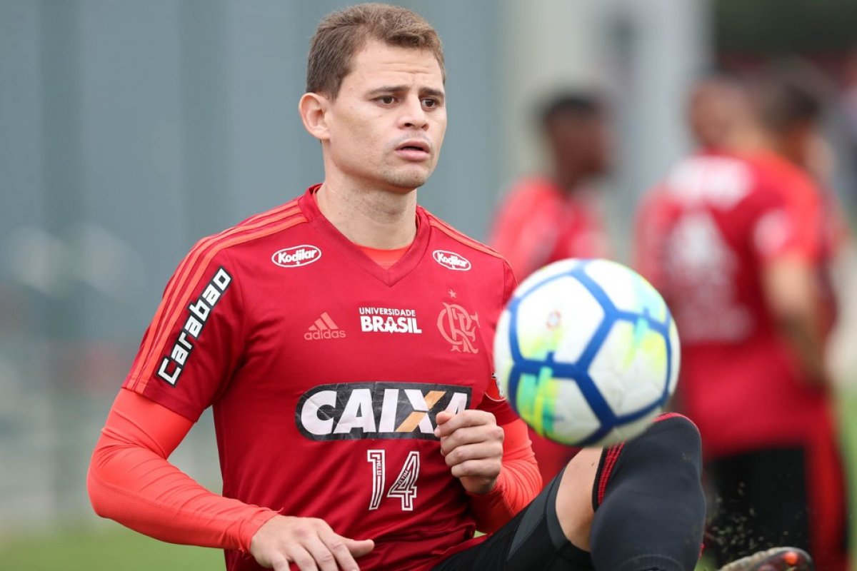 Bahia negocia contratação de Jonas, ex-Flamengo