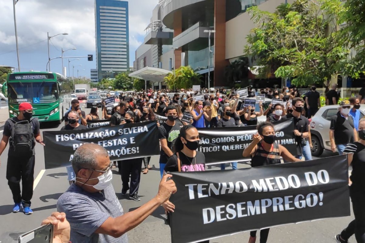 Vídeo: Estimamos uma perda de 15 mil empregos, diz representante dos lojistas