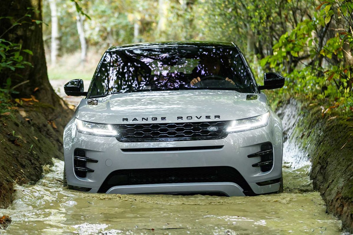 Land Rover Evoque agora também é flex por R$ 281 mil