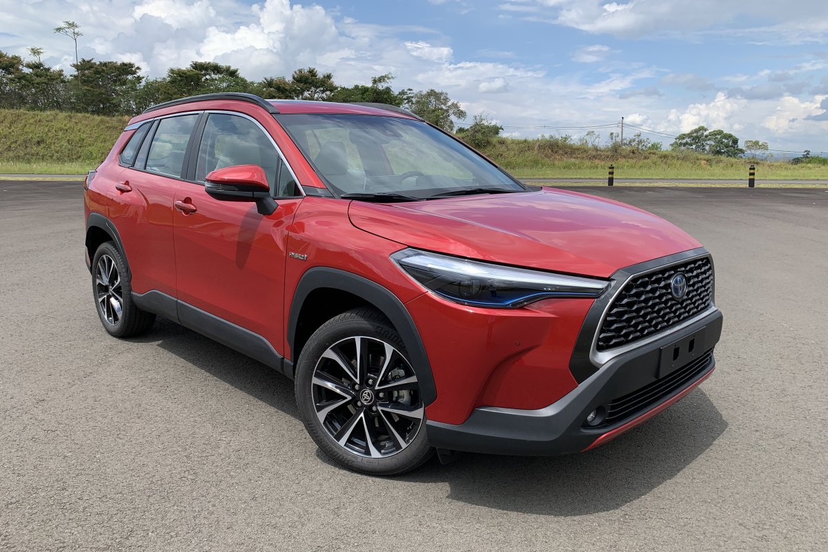 Toyota lança Corolla Cross a partir de R$ 139,9 mil